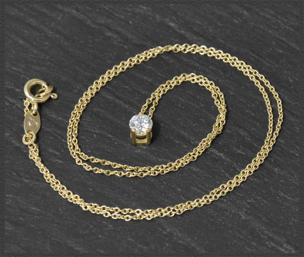 Anhänger + Kette in 585 Gelbgold, 0,57ct, VS1